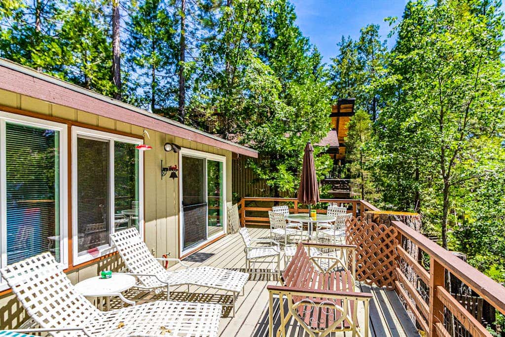 Todds Lakefront House