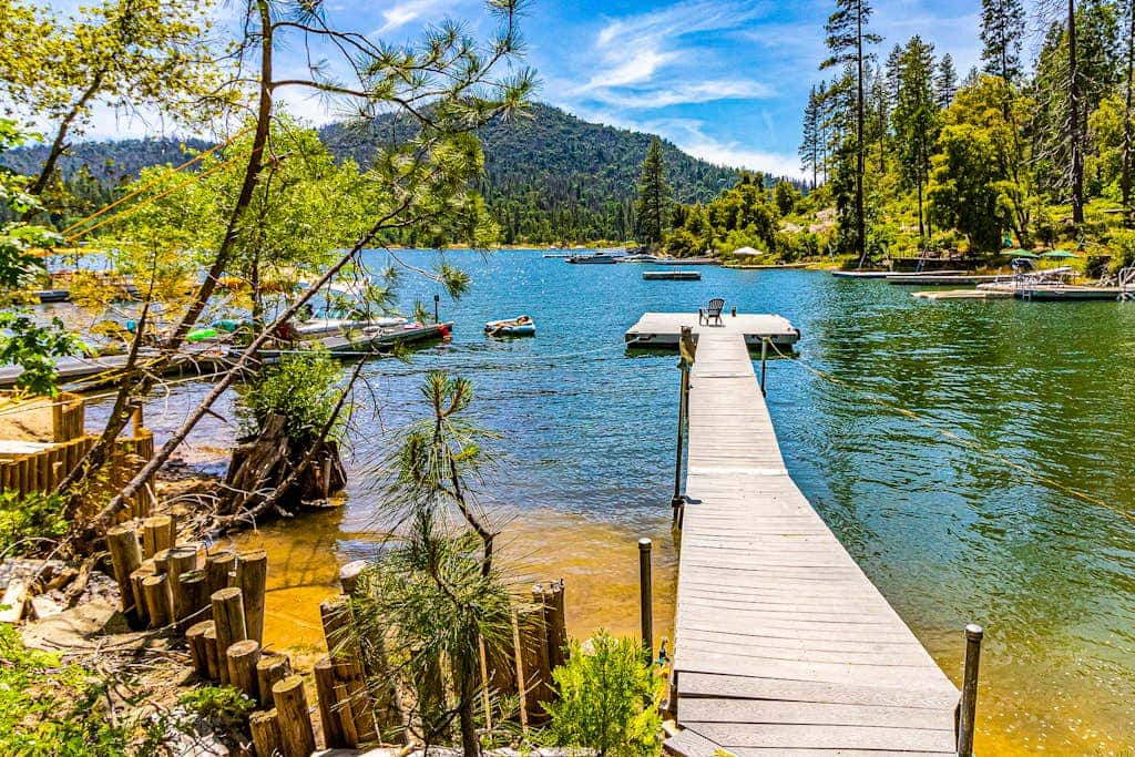 Todds Lakefront House