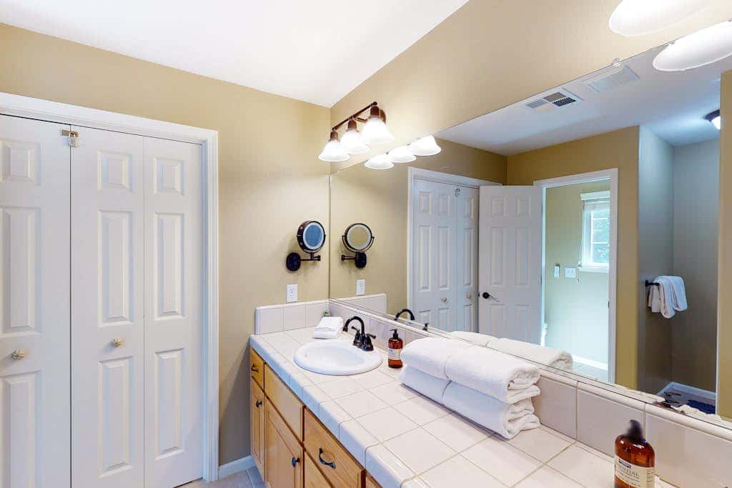 Northshore Lakeview Getaway
