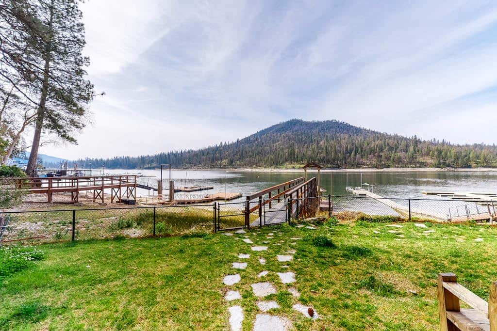 Humphreys Lakefront