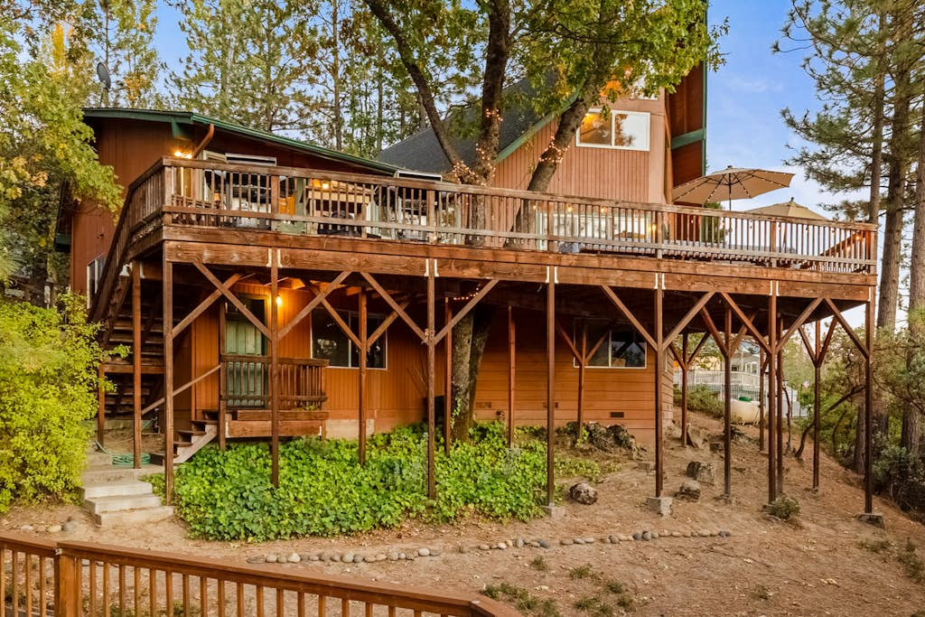 Bass Lake Lodge