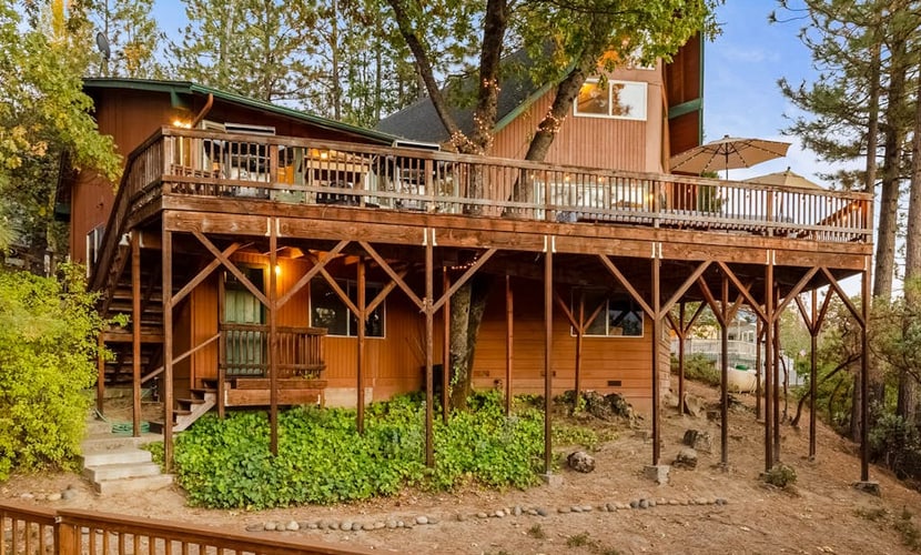 Lakeside Serenity with Vintage Charm & Modern Comfort – Bass Lake, CA