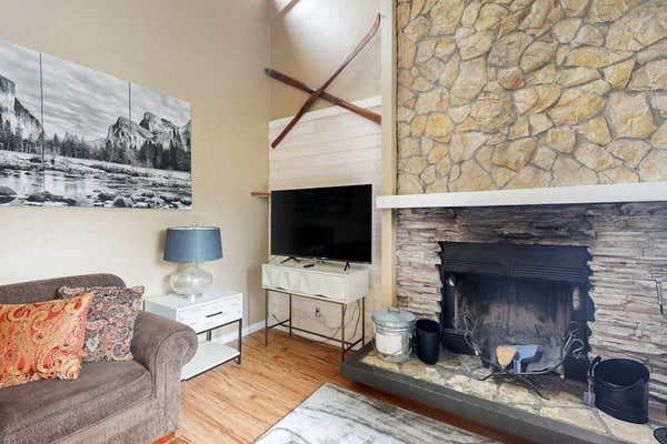 Wilderness upgraded duplex with wood fireplace, balcony, & shared EV charger
