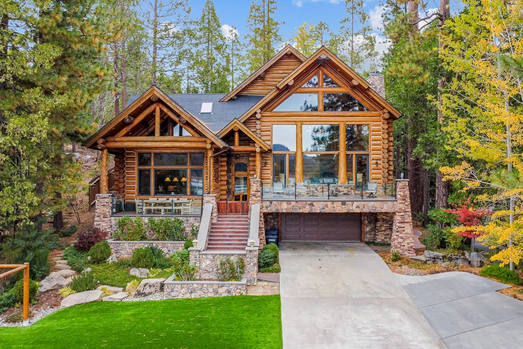 Willow Cove Log Cabin