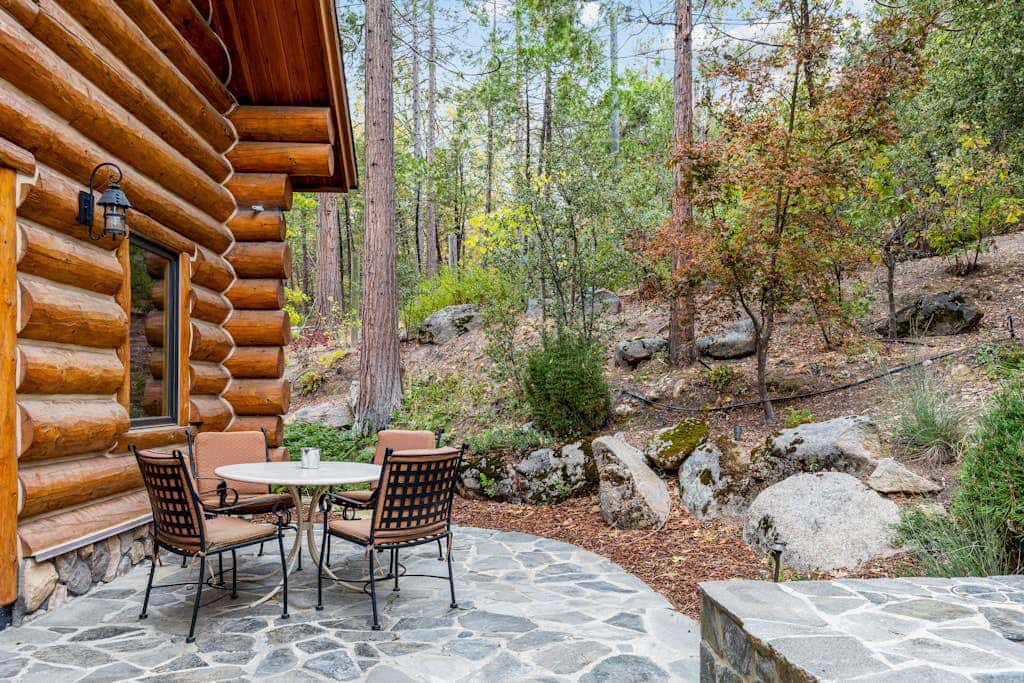 Willow Cove Log Cabin