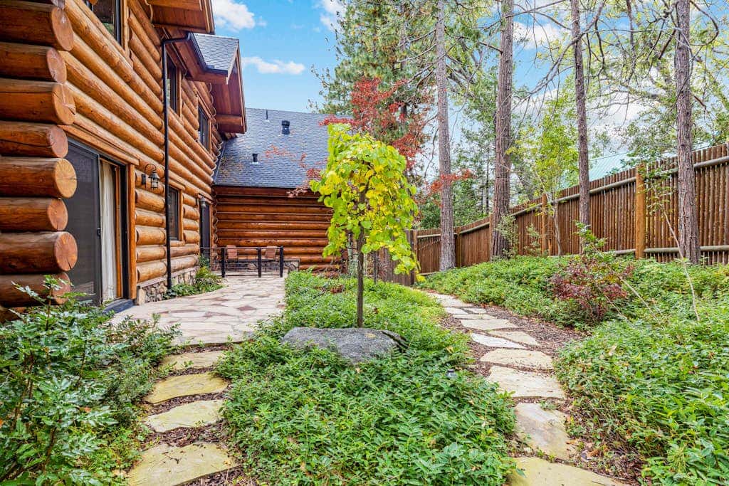 Willow Cove Log Cabin