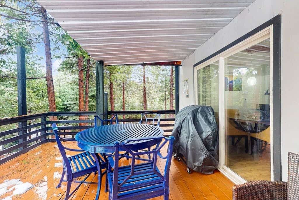 Modern lower unit duplex cabin with fireplace, balcony, & EV charger