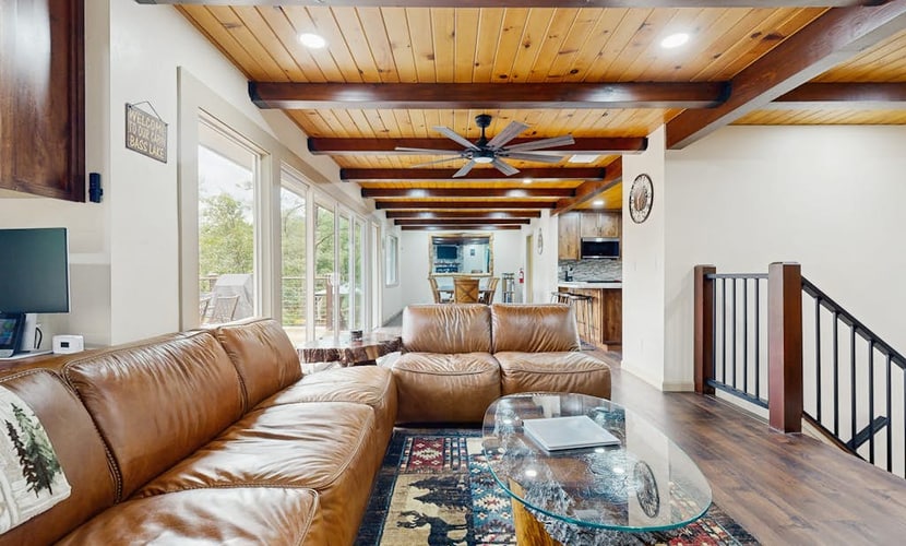 Your Perfect Lakeside Getaway with a private dock on Bass Lake