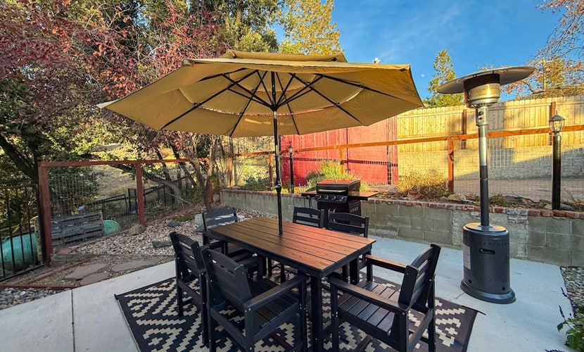 Beautiful family-friendly home with game room, fire pit, porch, and streaming