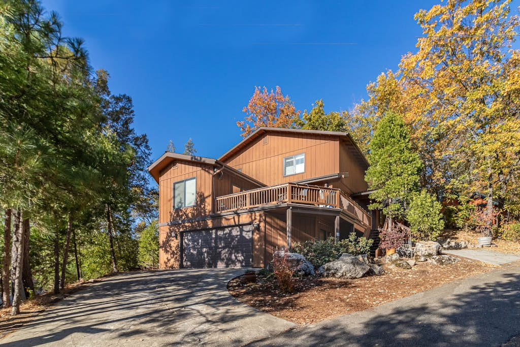 Alder Lake View Lodge