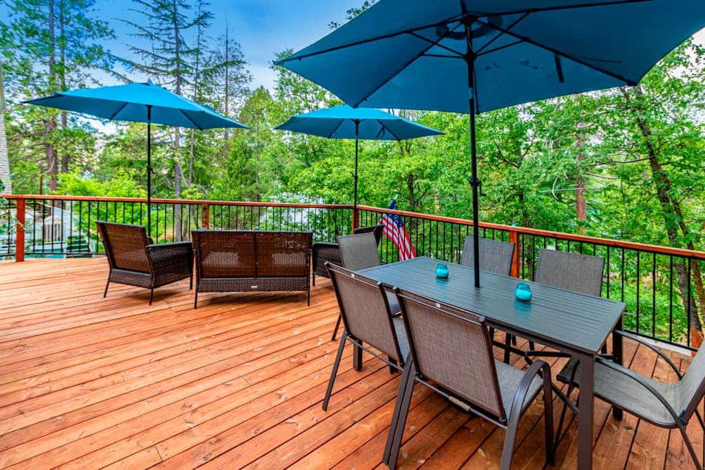 Lovely home with boat slip, association beach, large deck, WiFi & laundry