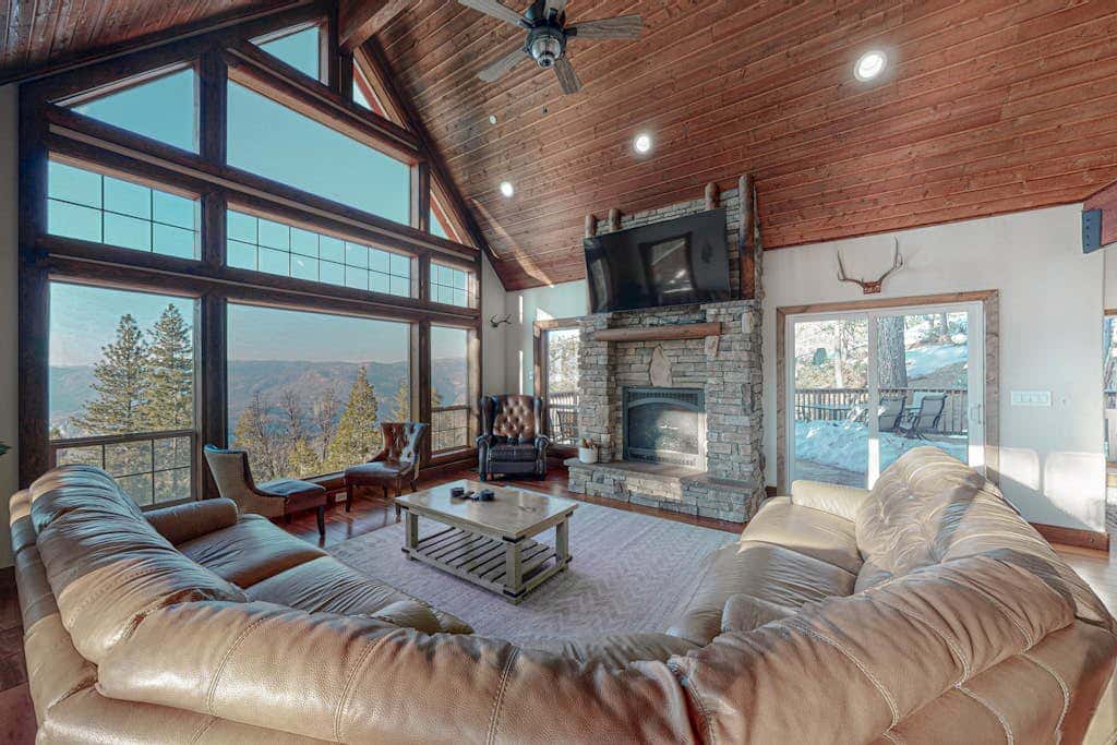 Glacier Peak Lodge