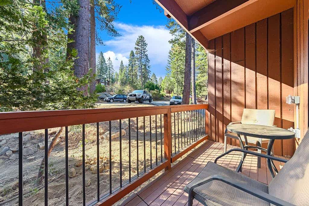Wonderful studio with balcony - inside Yosemite National Park