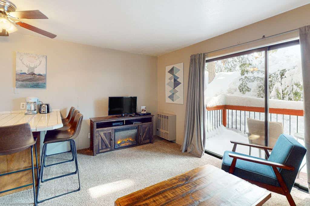 Wonderful studio with balcony - inside Yosemite National Park