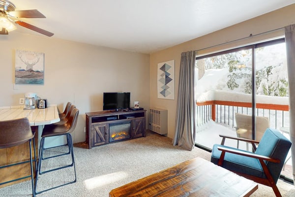 Wonderful studio with balcony - inside Yosemite National Park