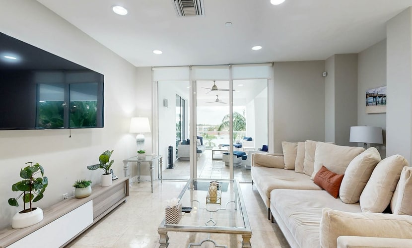 Designer All-Suite Beach Condo w/ Infinity Pool & 3 Balconies