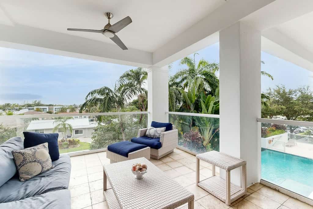 Designer All-Suite Beach Condo w/ Infinity Pool & 3 Balconies