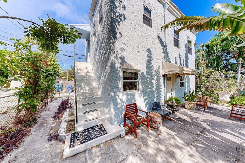 Adams Street Stunner