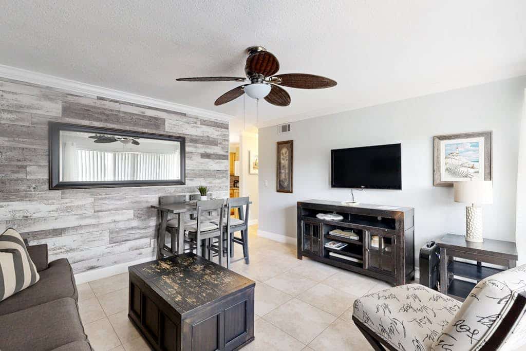 Modern resort-style condo - steps from the beach, near Fort Lauderdale