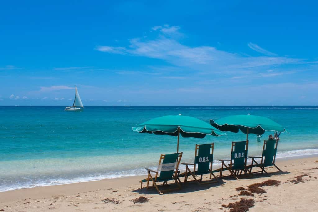 Three condos less than a mile to the beach with courtyard and charcoal grill