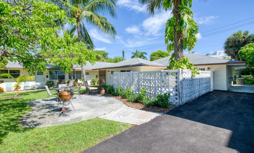Three condos less than a mile to the beach with courtyard and charcoal grill