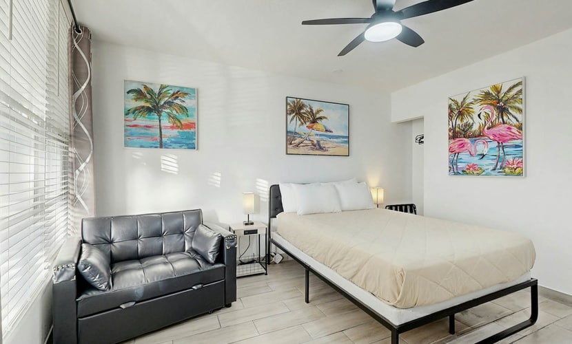 Sunny Studio with Great Location, Smart TVs & Fully Equipped Kitchen