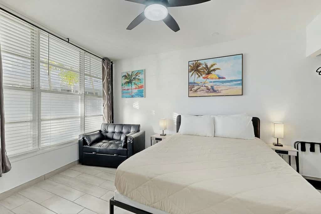 Sunny Studio with Great Location, Smart TVs & Fully Equipped Kitchen