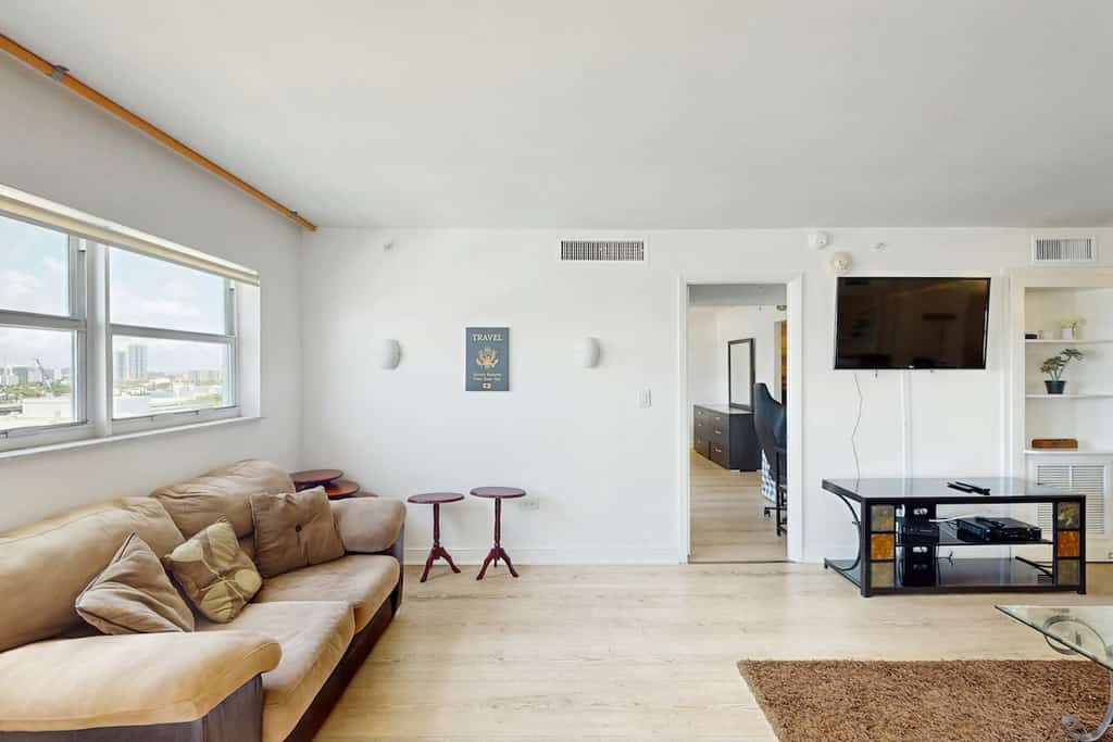 Getaway condo near the beach with Wifi & fully equipped kitchen