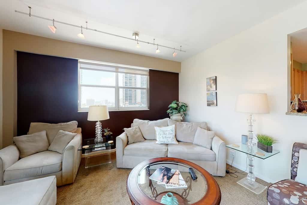 Stunning ocean-facing condo with intercoastal views & balcony -1 block to beach