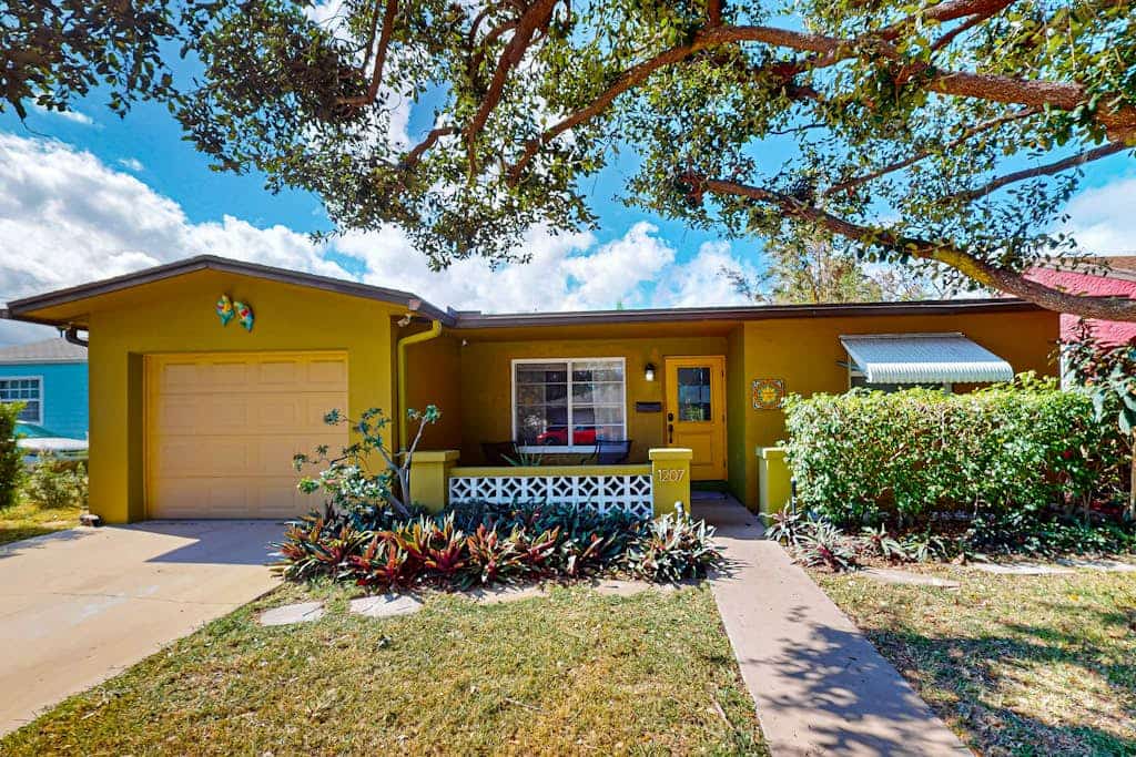 Family-Friendly Home w/ Gourmet Kitchen, Fenced Yard - Near Beach, Downtown