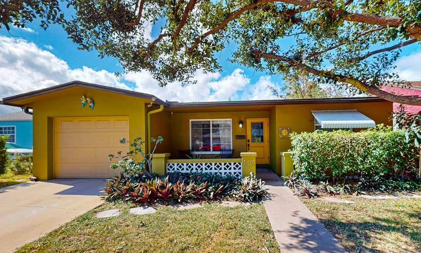 Family-Friendly Home w/ Gourmet Kitchen, Fenced Yard - Near Beach, Downtown