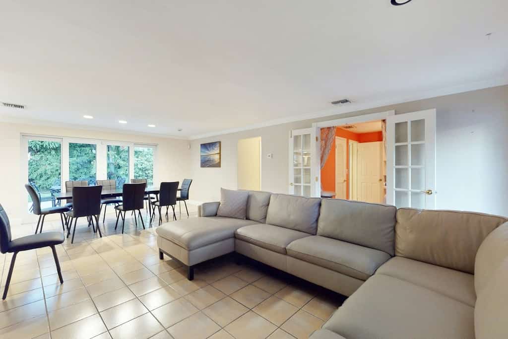 Spacious & sunny retreat with private pool & patio - near beaches & golf