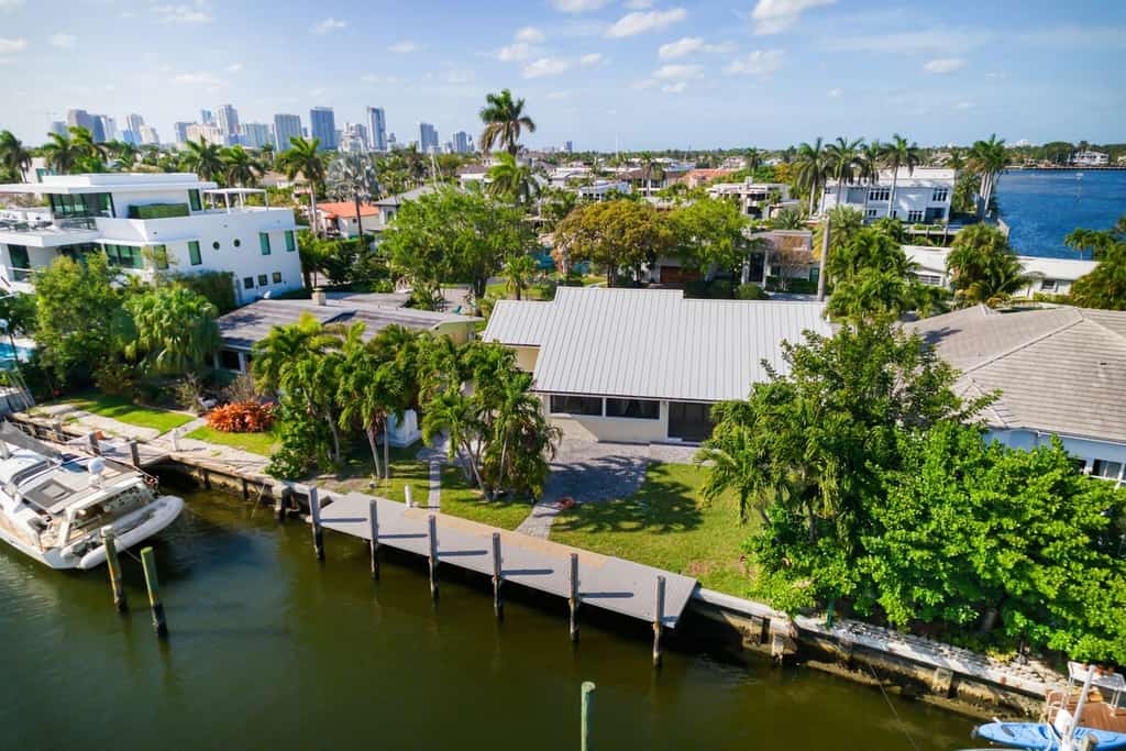 Stunning oceanfront home with boat parking & jetted tub - snowbird-friendly