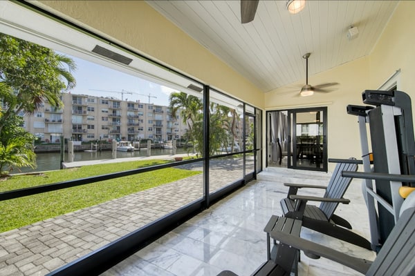 Stunning oceanfront home with boat parking & jetted tub - snowbird-friendly