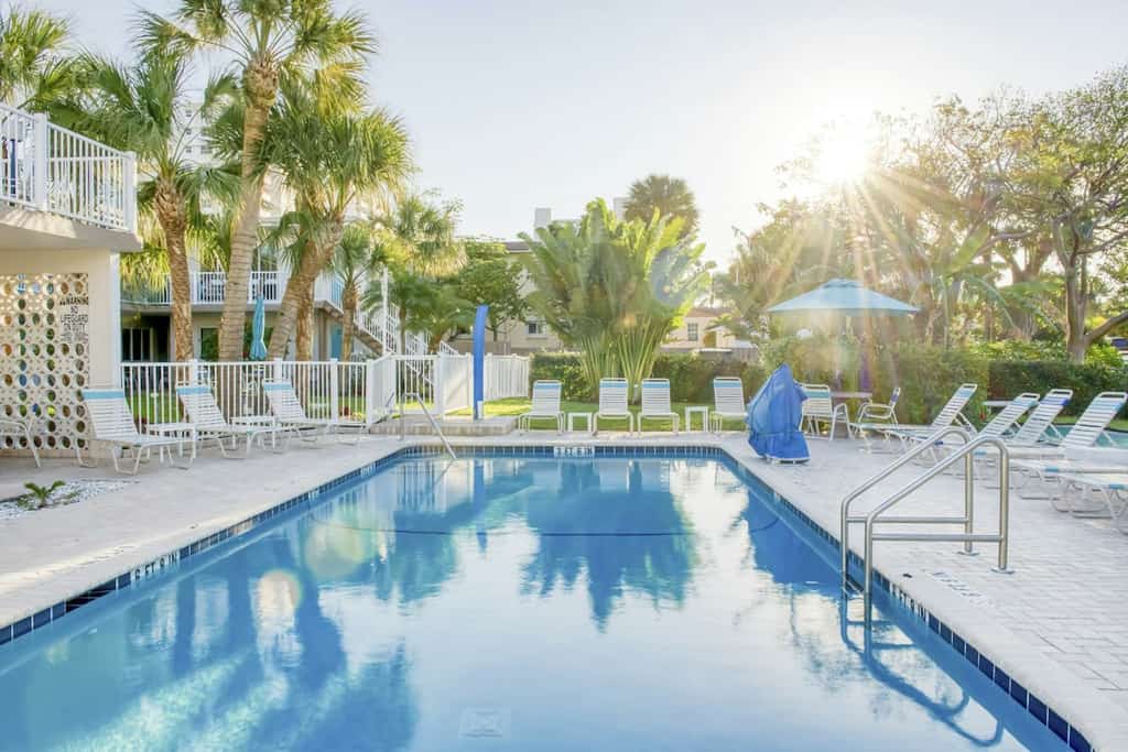 One block from Pompano Beach - condo w/ shared heated pool & sundeck