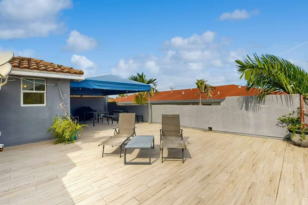 Victoria Park | All-Suite | Roof Deck with Downtown Skyline Views, Patio