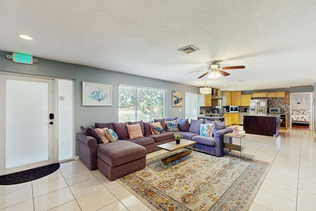 Bright Escape with Private Pool, Easy Beach Access, Free WiFi & Open Layout