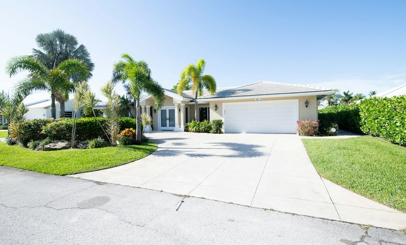 Contemporary Canal-Front Home with Private Pool & Spa, Free WiFi & Private W/D