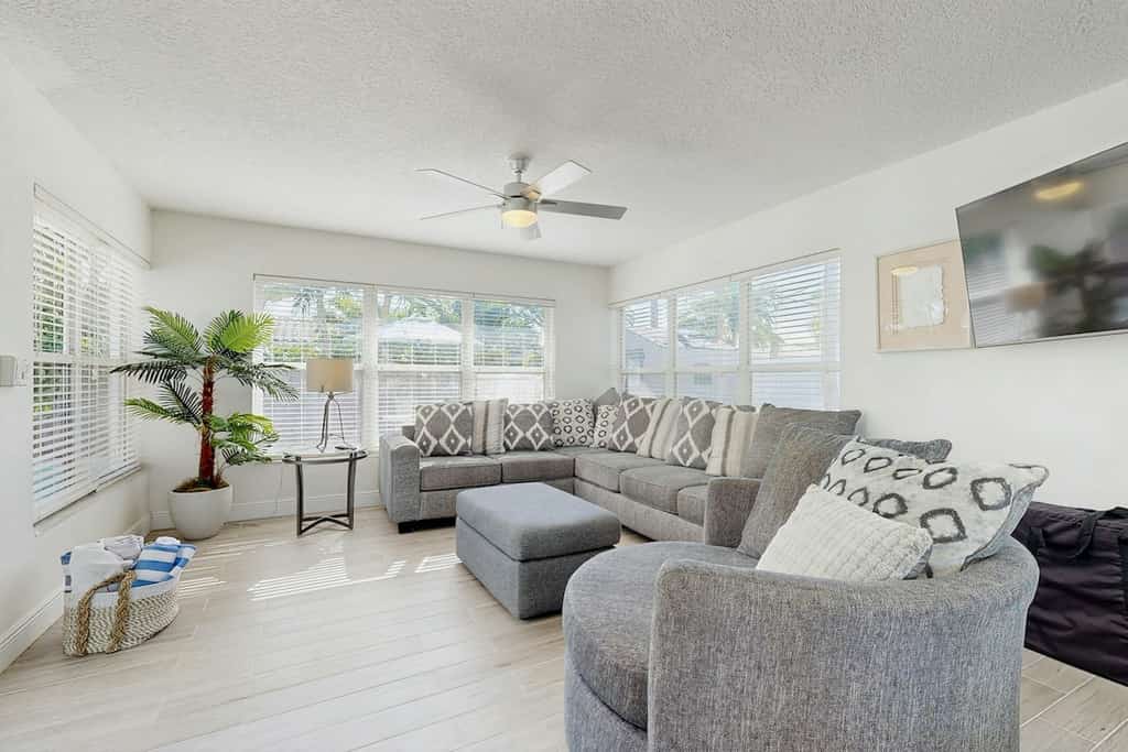 Beautiful & airy dog-friendly home near the beach with private pool, yard, grill