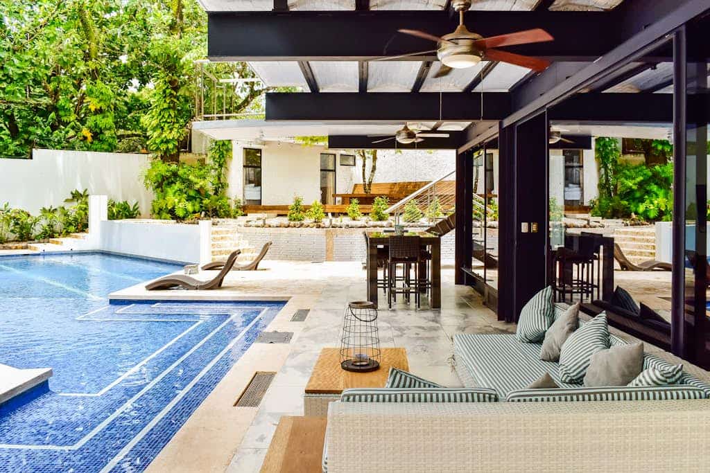 Beautiful home w/ private pool, outdoor dining w/ private grill, & accessibility