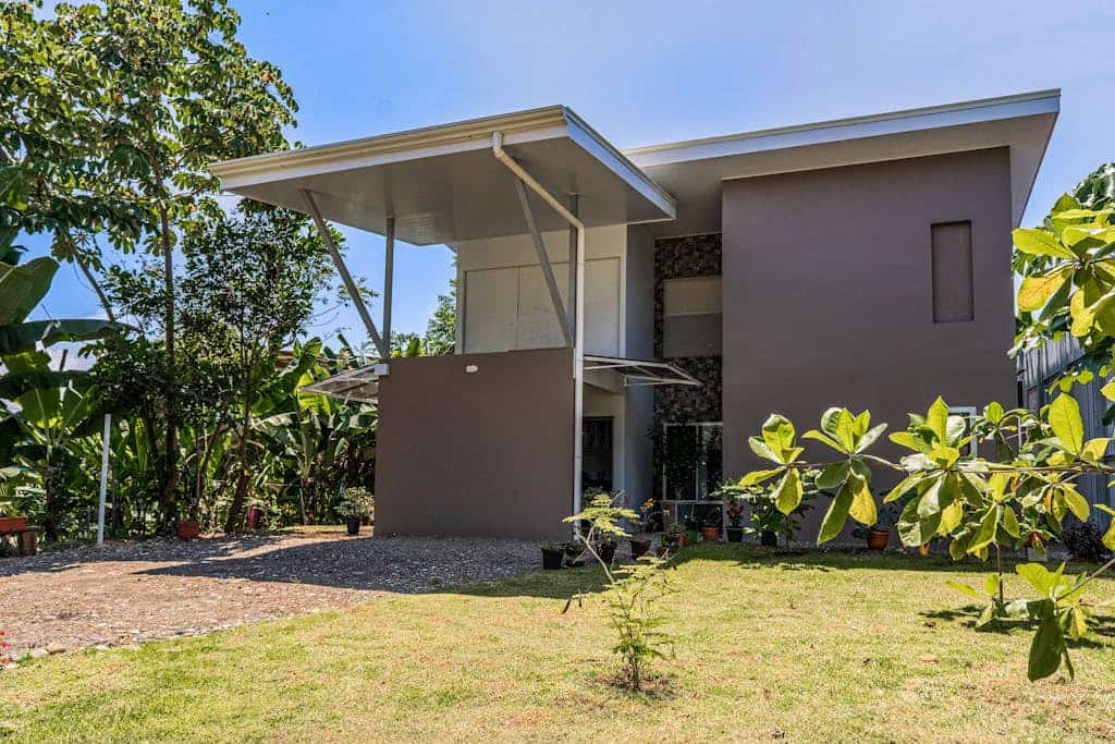 Modern townhouse with pool, patio & easy access to Marino Ballena Park