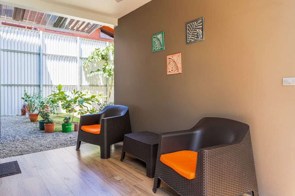 Modern townhouse with pool, patio & easy access to Marino Ballena Park