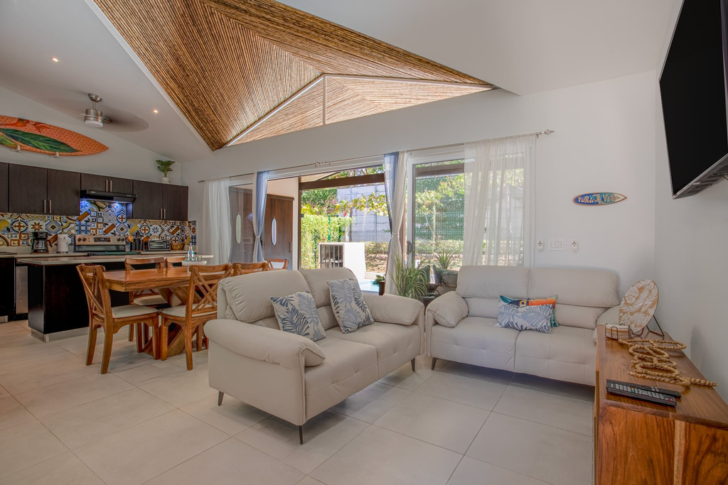 Ciudad del Mar 119 Jaco Beach House with Private Pool