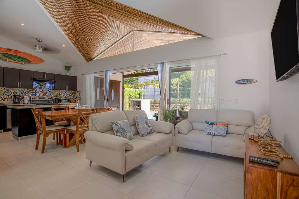 Ciudad del Mar 119 Jaco Beach House with Private Pool