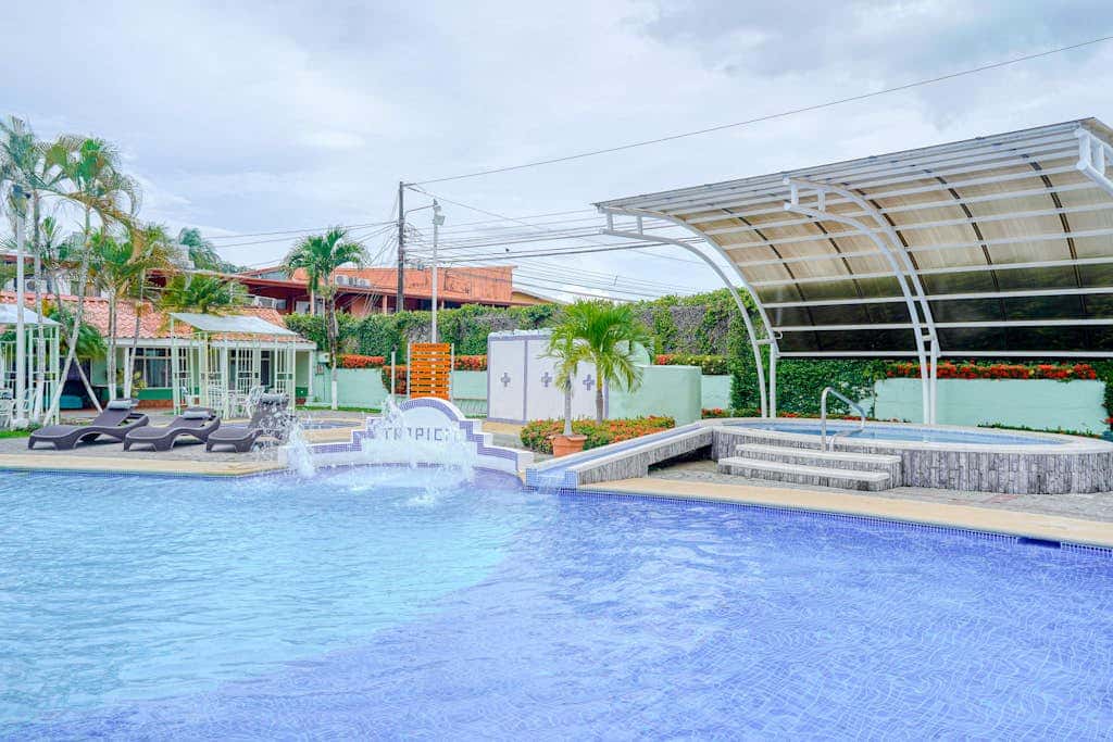 Jaco Tropical 69