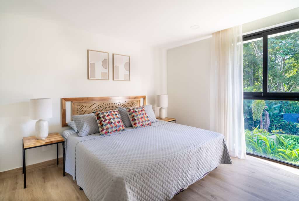 Welcome to paradise at Torres del Mar, Jac&oacute; &mdash; a brand-new apartment that blends elegant design, modern comfort, and an unbeatable location. Perfect for couples, families, or small groups seeking a relaxing beach escape with all the conveniences of home.

What You&rsquo;ll Love

Two spacious bedrooms, each with a comfortable bed and premium linens &mdash; the perfect retreat after a day in the sun.

Two modern bathrooms with high-end finishes and all the essentials for a comfortable stay.

Fully equipped kitchen with new appliances and complete cookware &mdash; ideal for preparing meals or enjoying a peaceful breakfast at home.

Bright, inviting living room with cozy seating to unwind, read, or share moments together.

Private balcony where you can enjoy the tropical breeze.

High-speed Wi-Fi, air conditioning, washer, parking, and more amenities designed for total comfort.

Condominium Amenities

Refreshing swimming pool &mdash; perfect for sunny days or lazy afternoons by the water.

Fully equipped gym to stay active without leaving home.

Rooftop terrace with panoramic views of the ocean and mountains &mdash; an ideal spot for sunset moments.

24/7 security, gated access, and monitored entry for peace of mind throughout your stay.

Beautifully landscaped common areas and easy beach access, creating a calm and enjoyable environment.

Location

You&rsquo;re just 100 meters from the beach &mdash; a short walk to feel the sand beneath your feet.

Restaurants, caf&eacute;s, and shops are all nearby, letting you experience the best of Jac&oacute;&rsquo;s coastal lifestyle.

Easy access from San Jos&eacute; and Juan Santamar&iacute;a International Airport, making it perfect for a weekend getaway or a longer tropical escape.