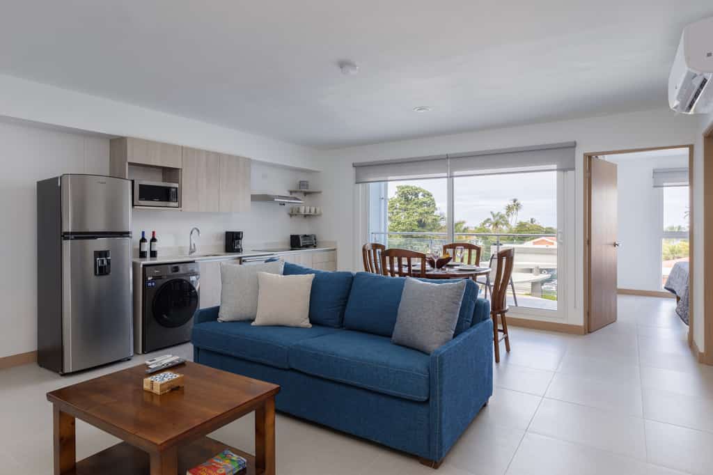Welcome to our beautiful ocean view condo, just 3 minutes from the vibrant heart of Jaco! This modern retreat offers breathtaking sea views and is perfect for families and groups. Enjoy nearby pristine beaches, delicious local cuisine, and thrilling activities like surfing and zip-lining. Our condo features spacious living areas, a fully equipped kitchen, and amenities including a refreshing pool and BBQ area for gatherings. Experience the lively nightlife and local culture—this condo is the ideal base for your unforgettable Jaco adventure. Book now for an amazing getaway!