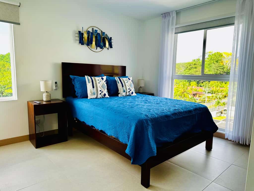 Welcome to our brand new condo, featuring breathtaking views of Jaco’s lush green mountains and charming local wildlife decor. This family-friendly retreat is just minutes from the vibrant center of Jaco, offering easy access to pristine beaches, exciting outdoor adventures like surfing and zip-lining, and delicious local cuisine at nearby restaurants. Explore the rich biodiversity through guided nature tours or relax in local parks. Experience the perfect blend of relaxation and adventure—book your stay now for an unforgettable family escape in beautiful Jaco!