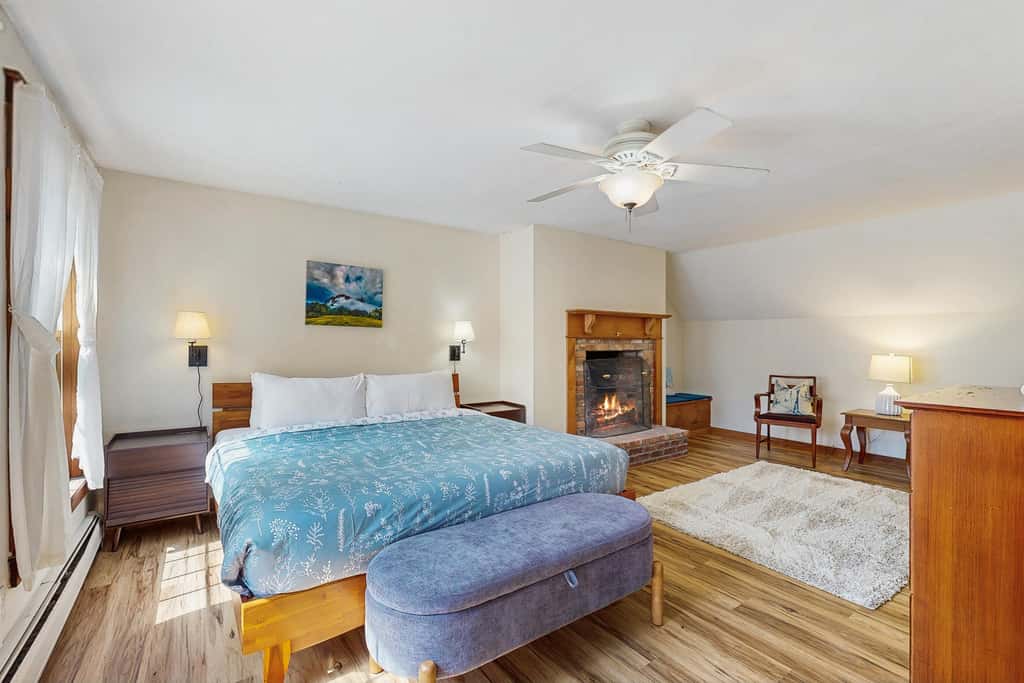 Sterling Pond House
