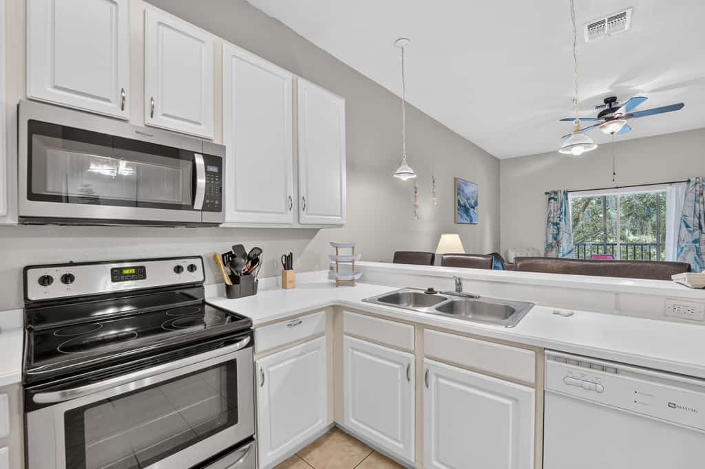 3BR Condo for 8 at Bahama Bay Resort